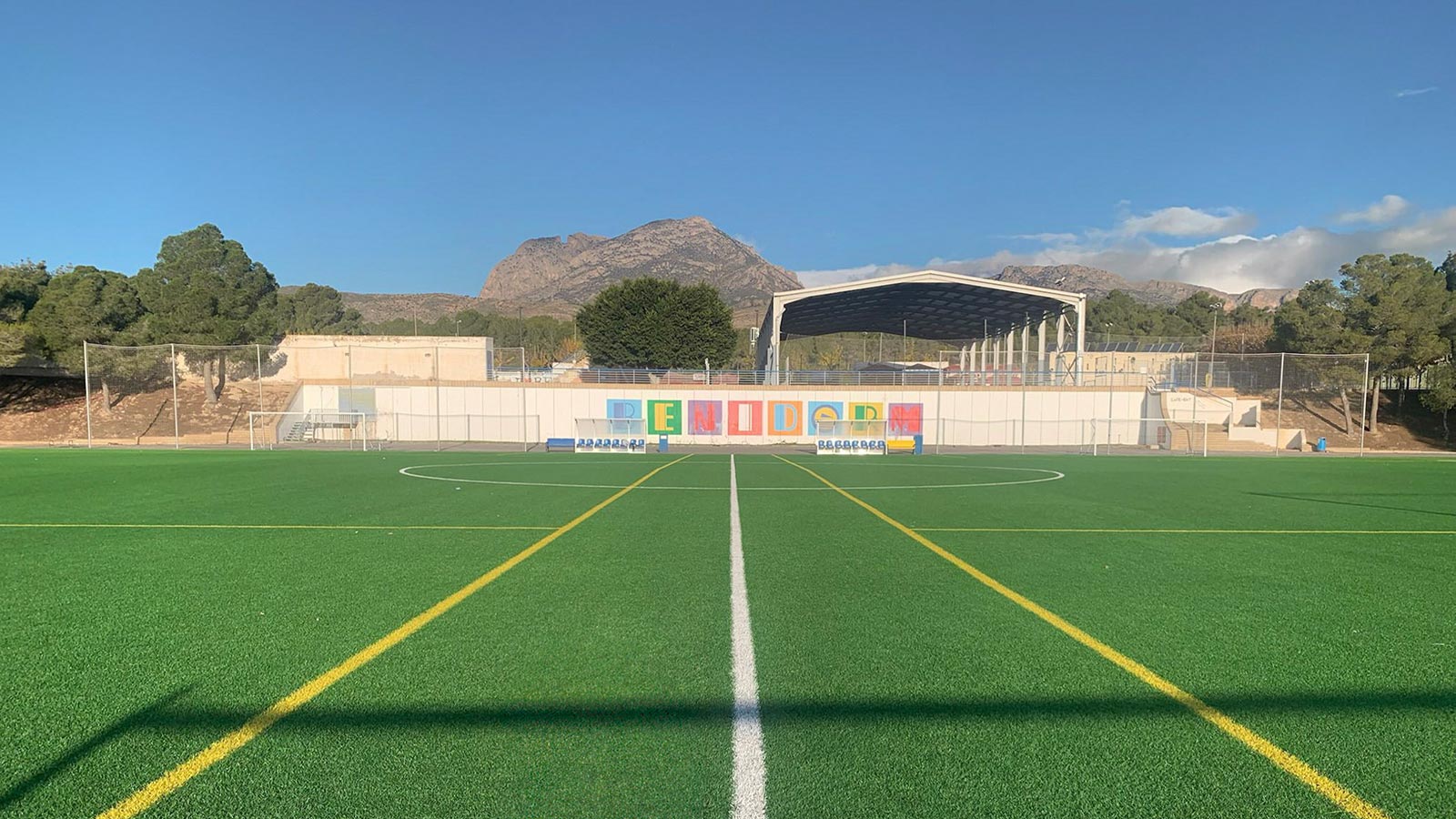 imagen de los campos de fúltbol de Benidorm, Alicante por Labona Estudio de Arquitectura 